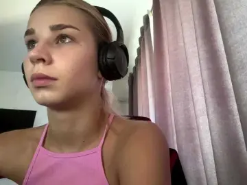 TracieSebron  live sex cam