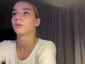 TracieSebron  live sex cam