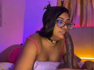 EvonyVegaa  live sex cam