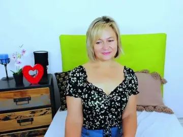 MarieneMature  live sex cam