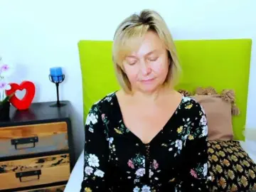 MarieneMature  live sex cam