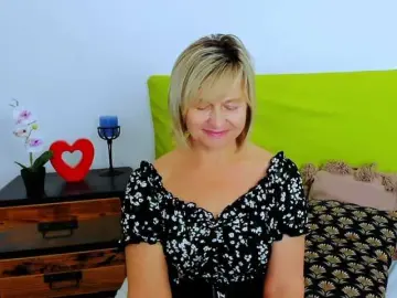 MarieneMature  live sex cam
