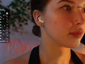 Mispopi  live sex cam