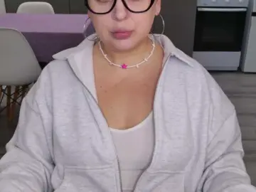 EvaPuffy  live sex cam