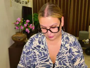 EvaPuffy  live sex cam