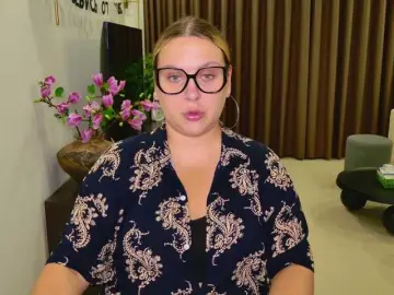 EvaPuffy  live sex cam