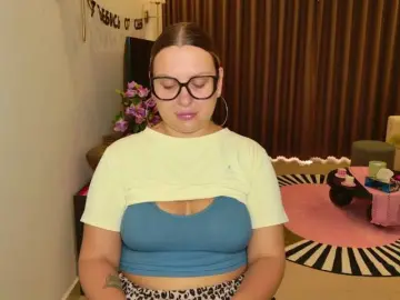 EvaPuffy  live sex cam