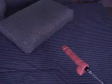 LipDipTalk  live sex cam