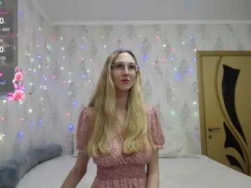 LizzieBrait  live sex cam