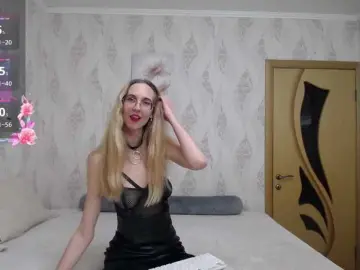 LizzieBrait  live sex cam