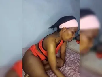 Mendy703  live sex cam