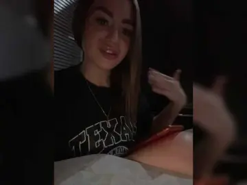 Poli999  live sex cam
