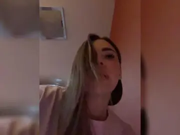 Poli999  live sex cam