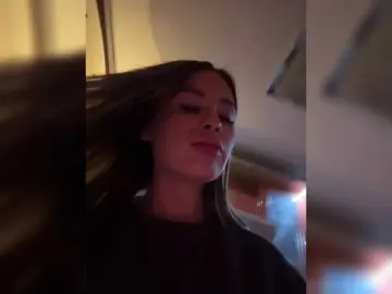 Poli999  live sex cam