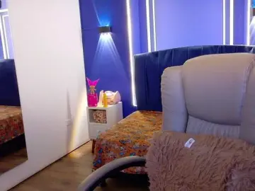 Daila51  live sex cam