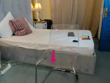 Tenny-shy  live sex cam