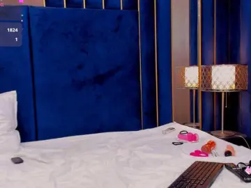 Tenny-shy  live sex cam