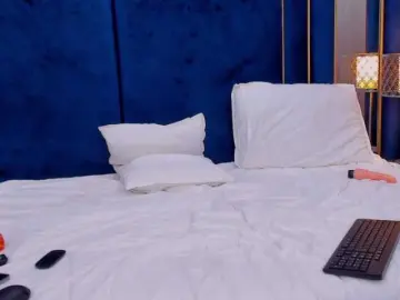 Tenny-shy  live sex cam