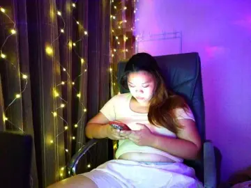 LizPrettyASia  live sex cam