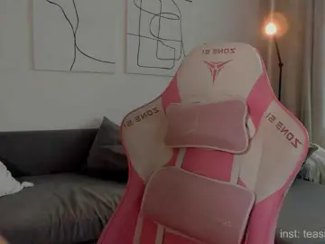 Naomimif  live sex cam