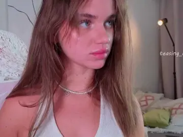 Naomimif  live sex cam
