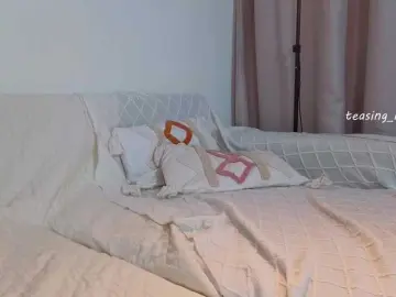 Naomimif  live sex cam