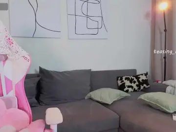 Naomimif  live sex cam