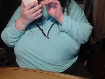Tanyvel34  live sex cam