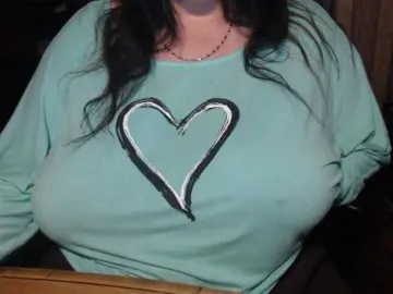 Tanyvel34  live sex cam