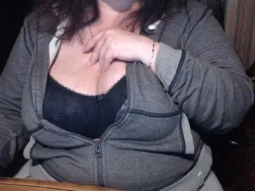 Tanyvel34  live sex cam