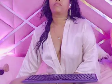 NiaPratt  live sex cam