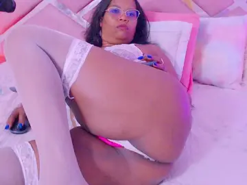 NiaPratt  live sex cam