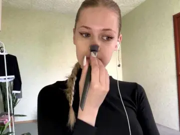UnaWoodman  live sex cam