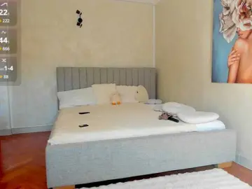 Selenareeves  live sex cam