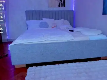 Selenareeves  live sex cam