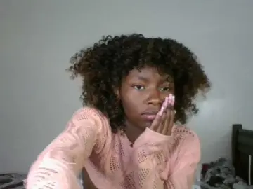 Ebony-slut254  live sex cam