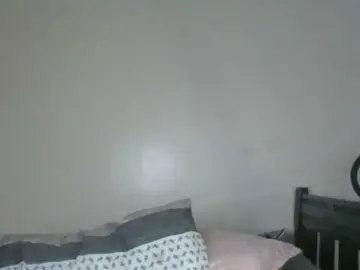 Ebony-slut254  live sex cam