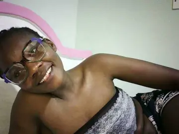 Pierra77  live sex cam