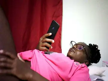 Pierra77  live sex cam