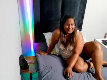 SpicedDove  live sex cam