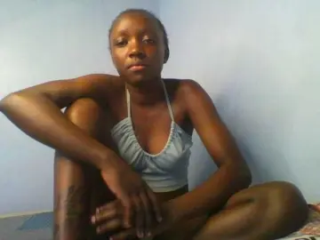 Evalyne  live sex cam