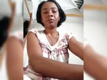 Ciara12  live sex cam