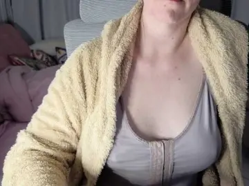 CreamyWoman  live sex cam