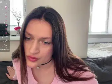 Moonika  live sex cam