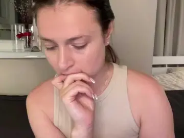 Moonika  live sex cam