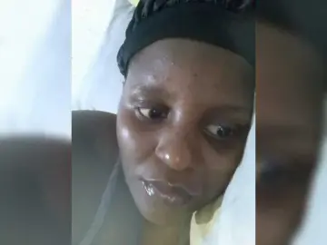 Rosie-Virginia  live sex cam