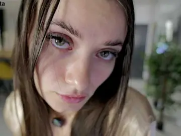 Alisonitaaa  live sex cam