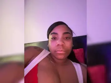 Redbonedazzle  live sex cam