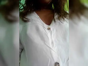 Nayah2  live sex cam