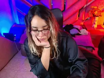 OliviaFox  live sex cam